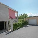 Apartment Vila Volicija