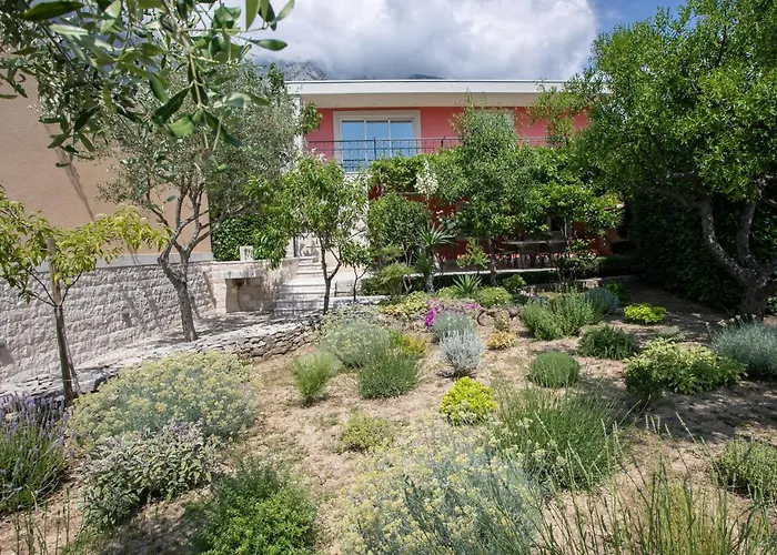 Apartment Vila Volicija